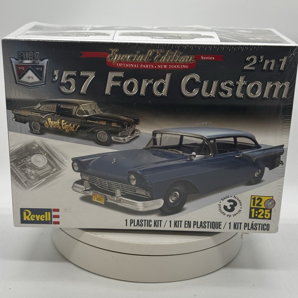 '57 Ford Custom Special Edition 2 n 1 Revell 1:25 Model Kit 85-4283 Sealed Box
